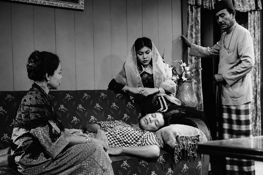 A household scene, Penarek Becha